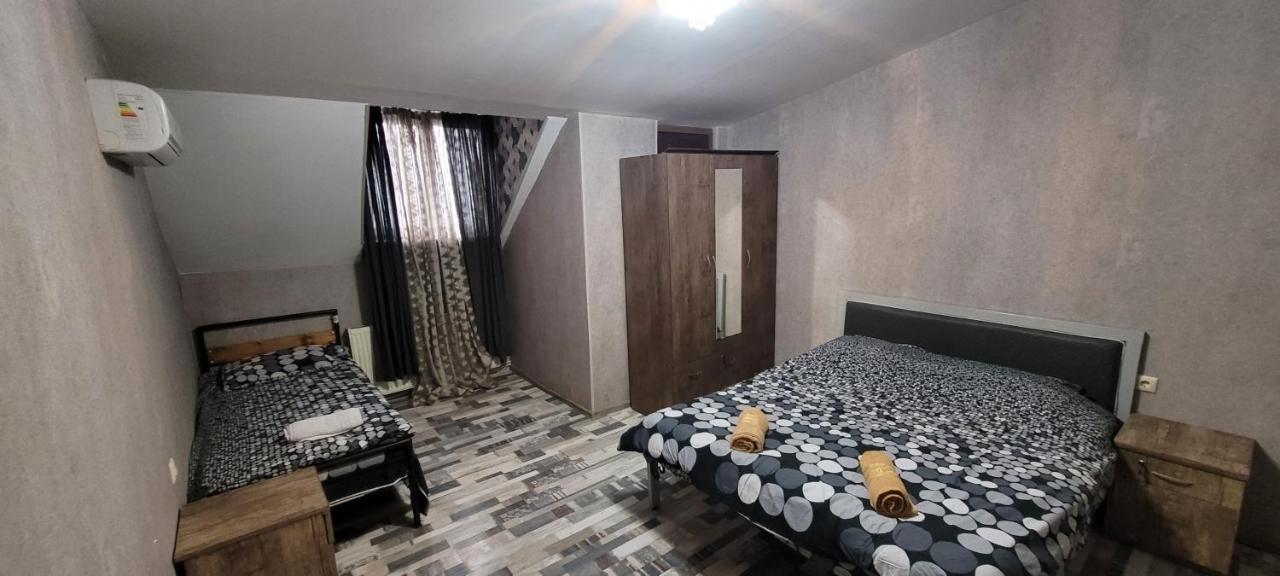 Kiev Hostel Tbilisi Luaran gambar