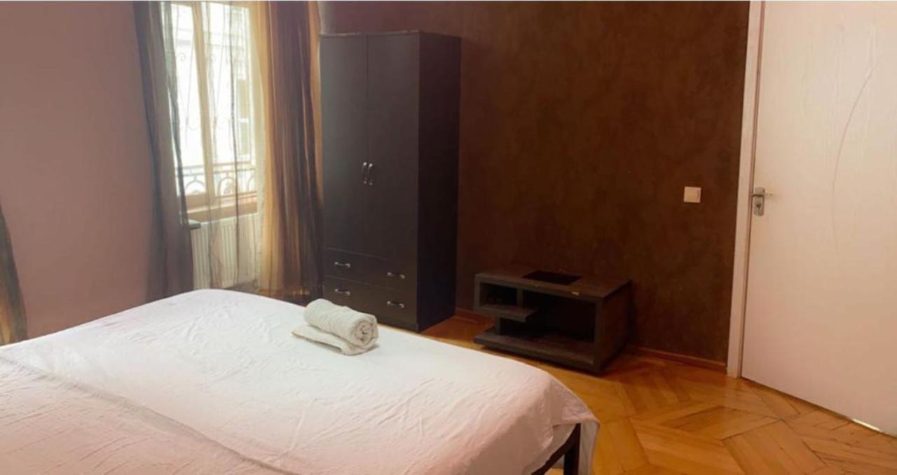 Kiev Hostel Tbilisi Luaran gambar