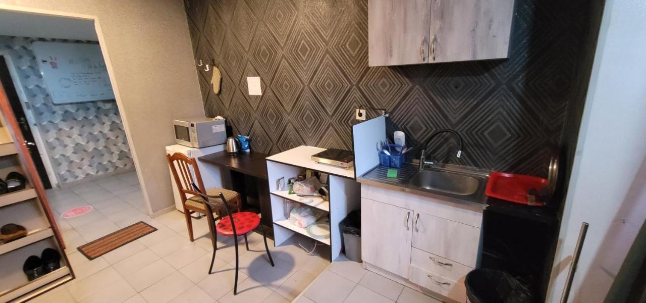 Kiev Hostel Tbilisi Luaran gambar