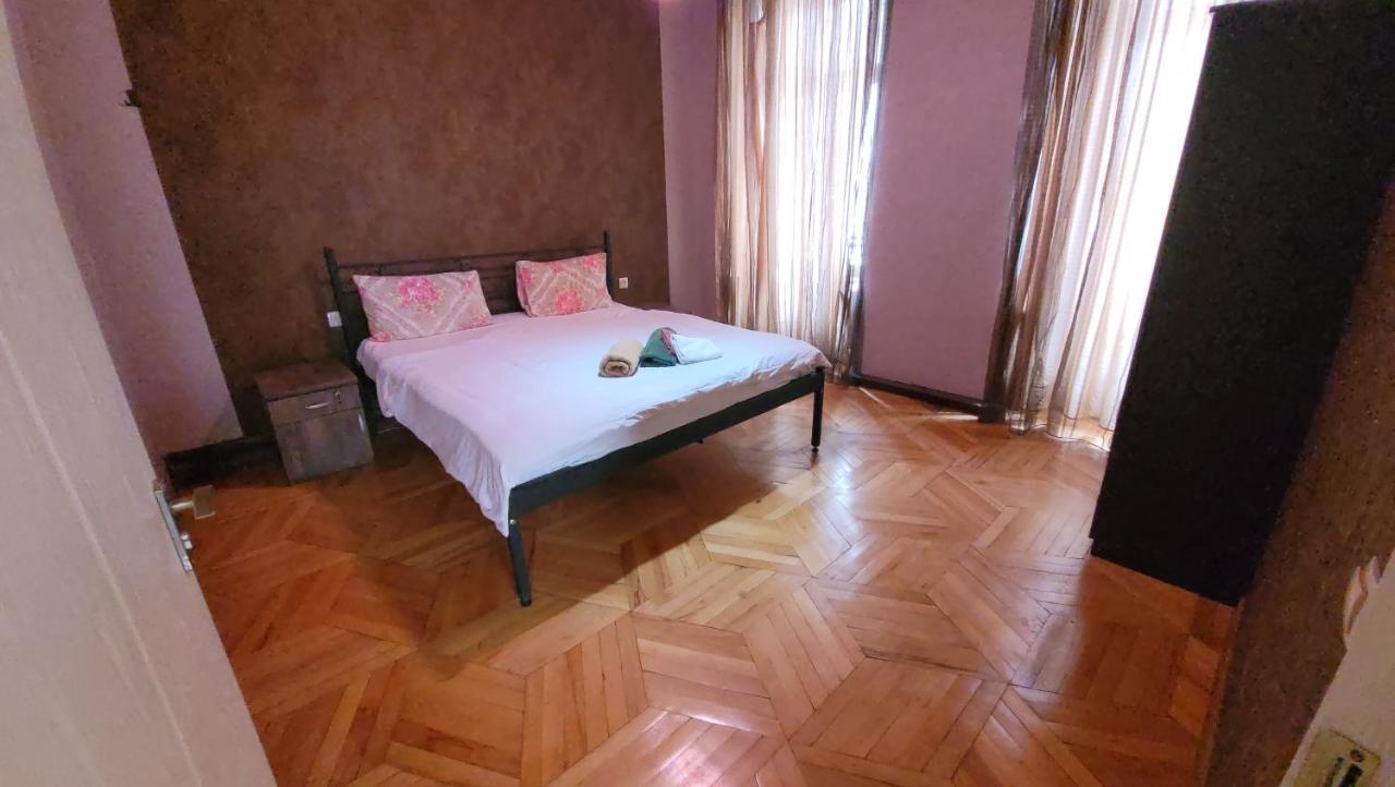 Kiev Hostel Tbilisi Luaran gambar