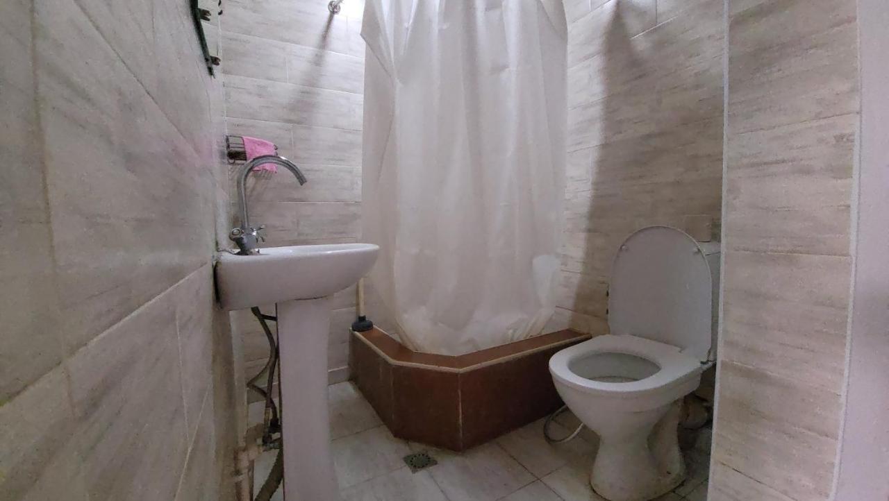 Kiev Hostel Tbilisi Luaran gambar