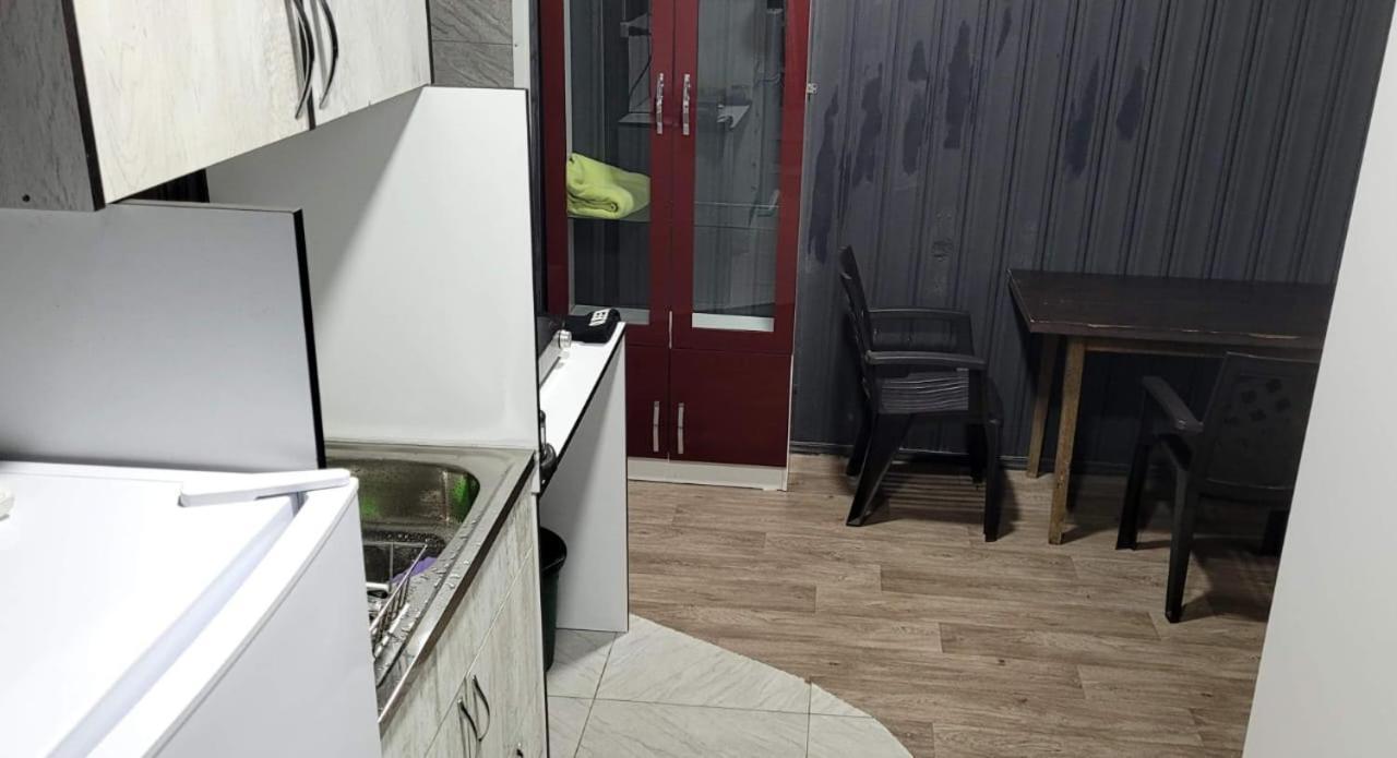 Kiev Hostel Tbilisi Luaran gambar