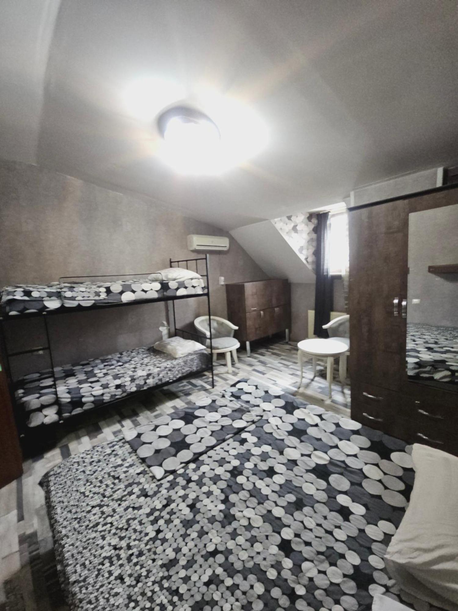 Kiev Hostel Tbilisi Luaran gambar